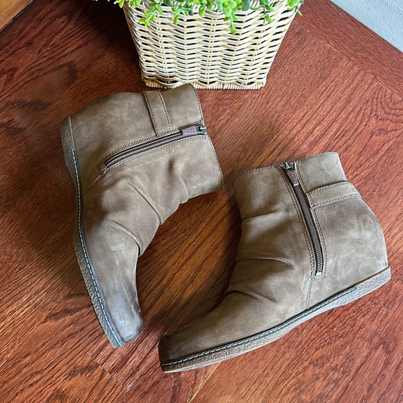 Dansko Burnished Nubuck Lia Wedge Bootie Size 40 (9.5) - Picture 14 of 14